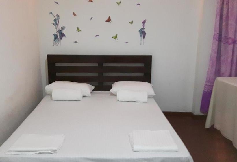 Aamiaismajoitus (B&B) Gamage Friendly Home