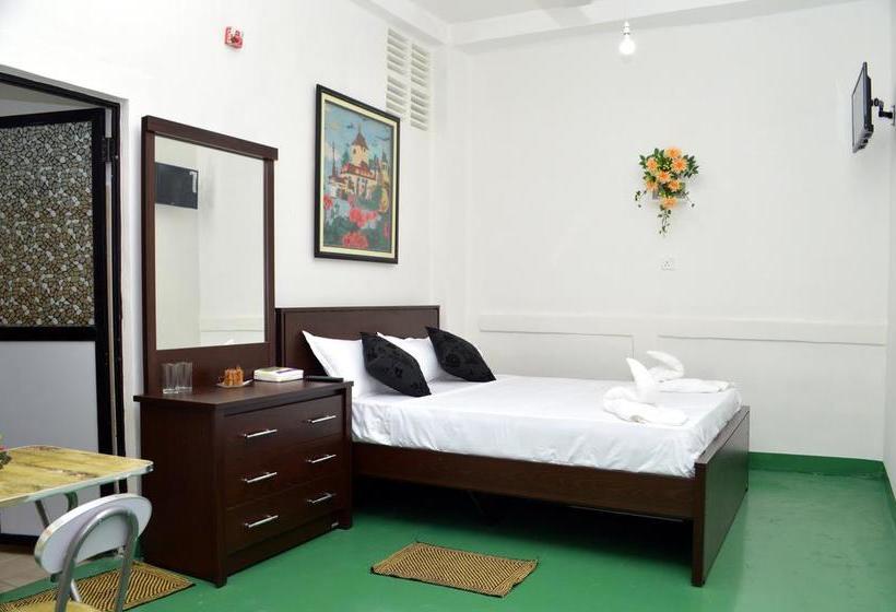 هتل Cinnamon Airport Residencies