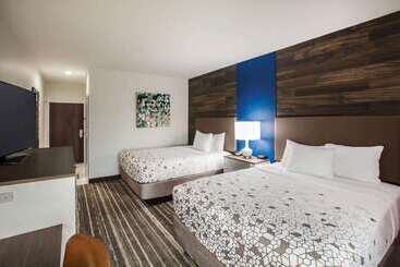 هتل La Quinta Inn & Suites By Wyndham Owasso