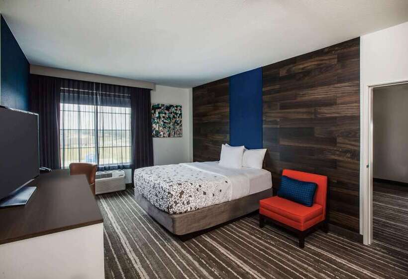 هتل La Quinta Inn & Suites By Wyndham Owasso