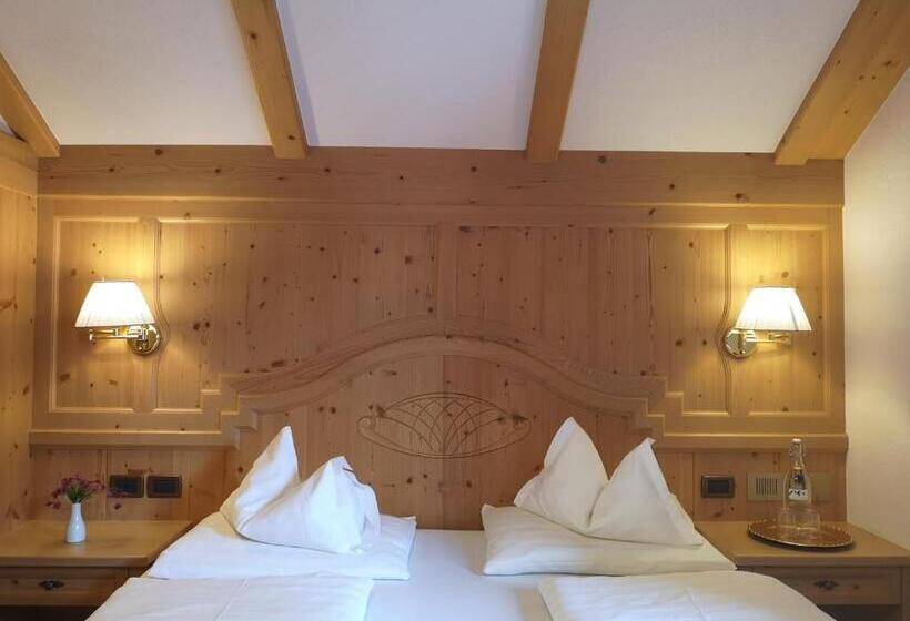 هتل Mountain B&b   La Scalira