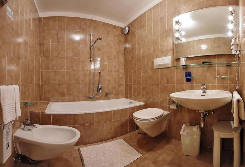 هتل Mountain B&b   La Scalira