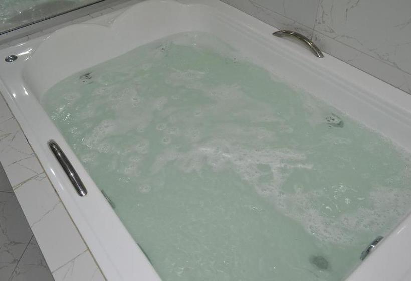 هتل Punto Dos Suites