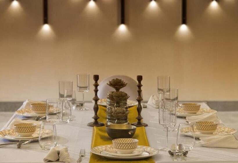 استراحتگاه Kabir Hotel & Spa