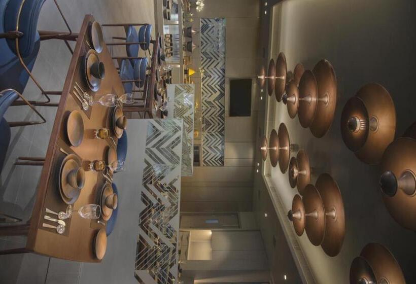 استراحتگاه Kabir Hotel & Spa
