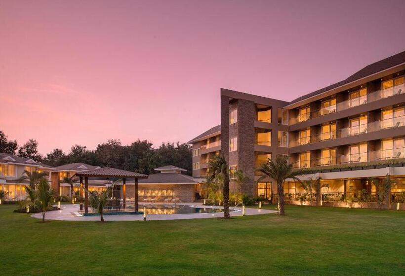 استراحتگاه Kabir Hotel & Spa