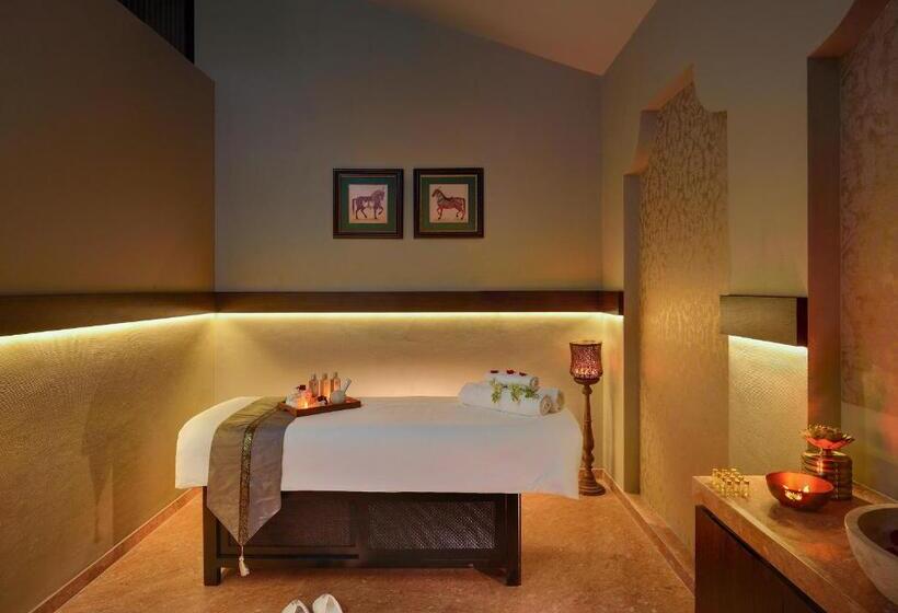 استراحتگاه Kabir Hotel & Spa