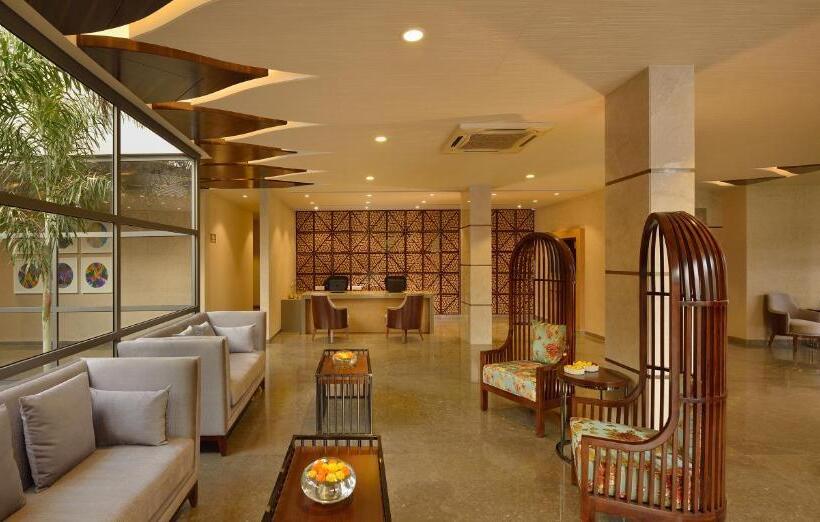 استراحتگاه Kabir Hotel & Spa