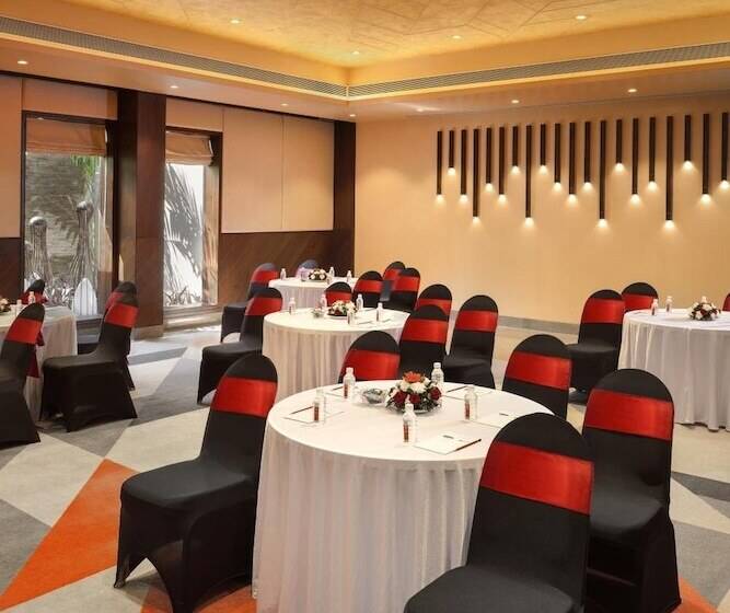 استراحتگاه Kabir Hotel & Spa