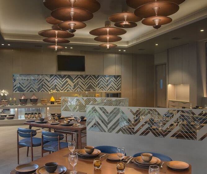 استراحتگاه Kabir Hotel & Spa
