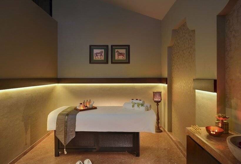 استراحتگاه Kabir Hotel & Spa