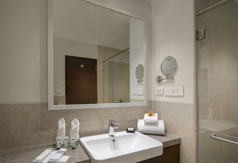استراحتگاه Kabir Hotel & Spa