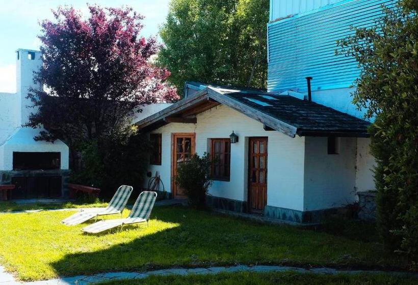 Universal Traveller's Hostel