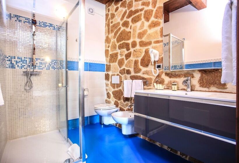 تختخواب و صبحانه Double B Maison de Charme