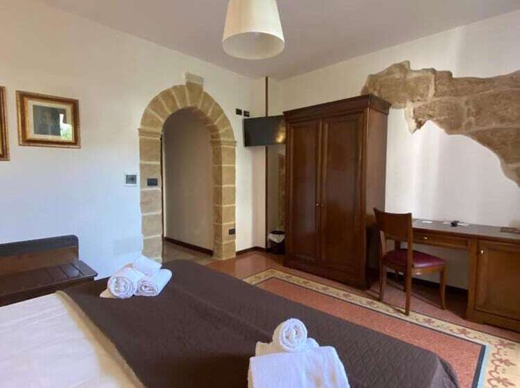 تختخواب و صبحانه Double B Maison de Charme