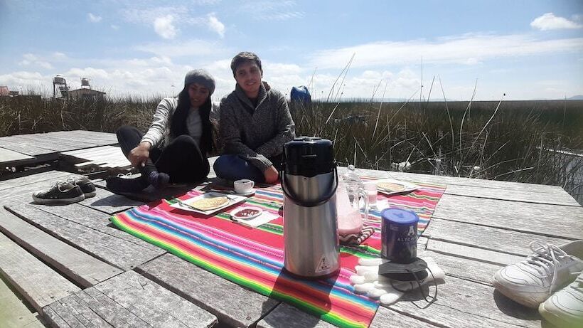 هتل Uros Lake Titicaca Lodge