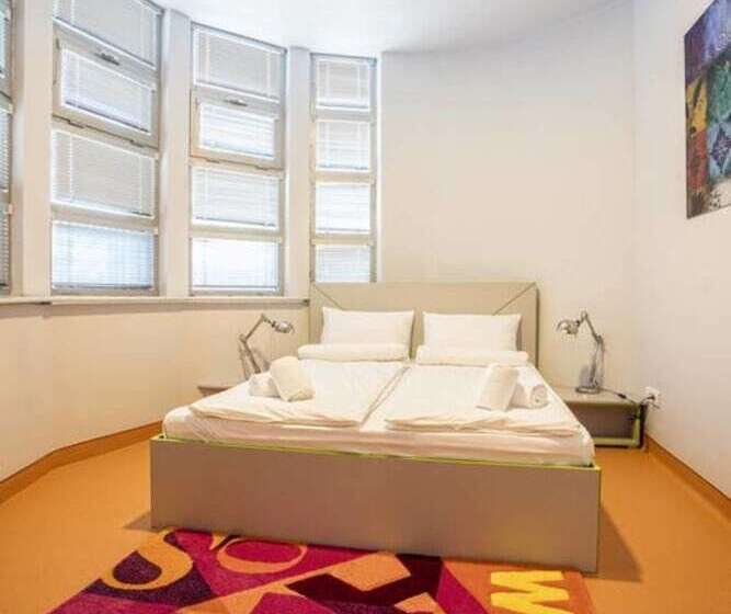 هاستل Astra Palace