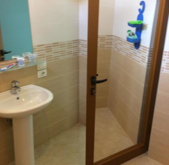تختخواب و صبحانه Nina Guest House