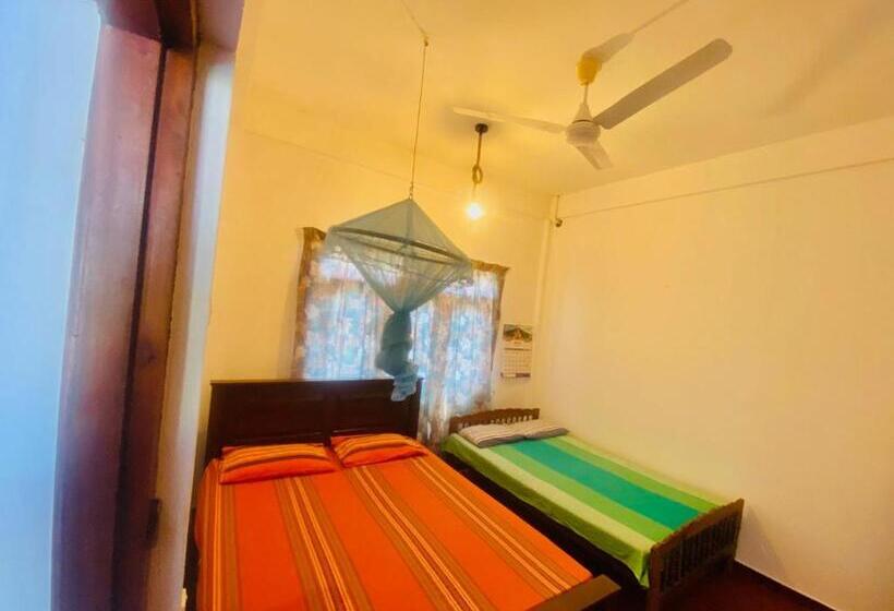 Hamba Hostel For Safari