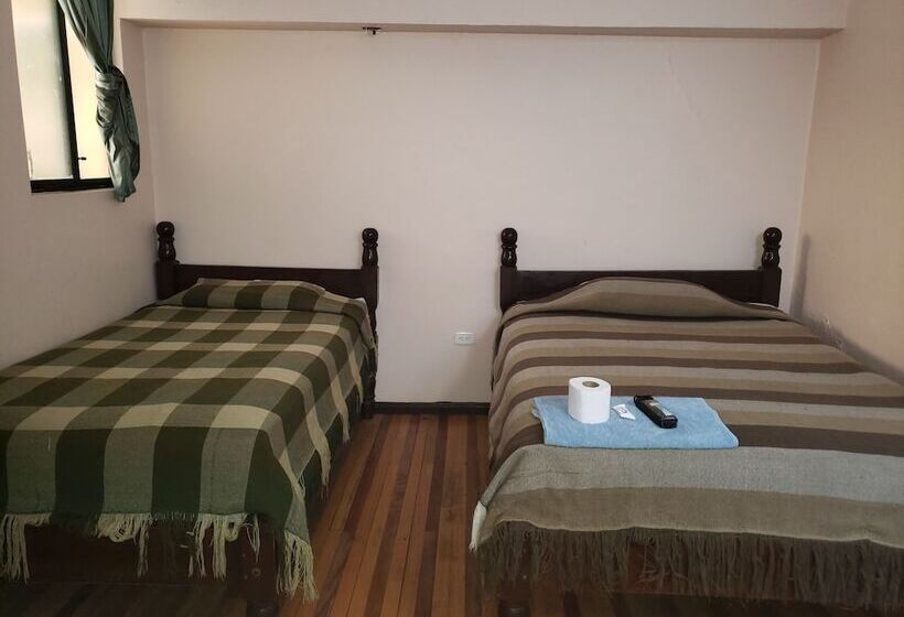 هتل Hostal Puertas Del Sol