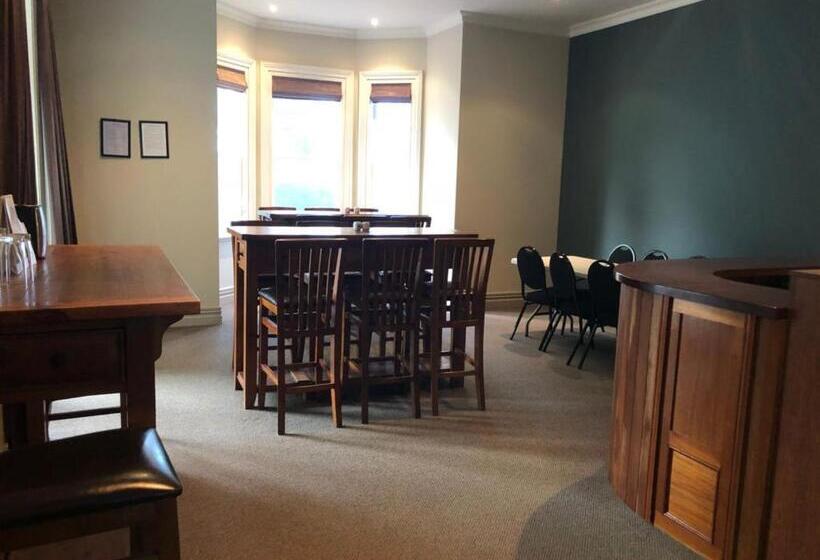 בית מלון כפרי Teschemakers Resort