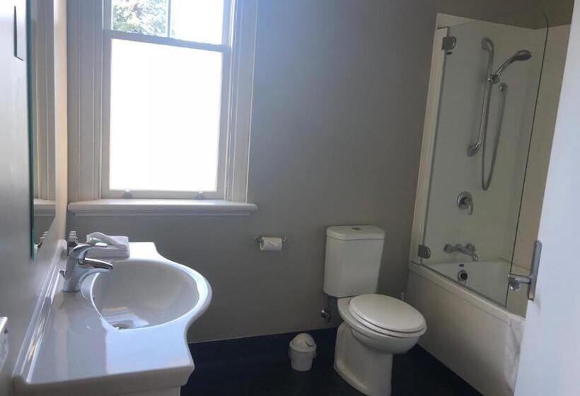 בית מלון כפרי Teschemakers Resort