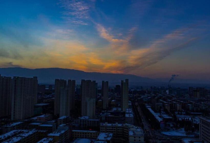 Wuwei Qiyou Space Capsule Hostel