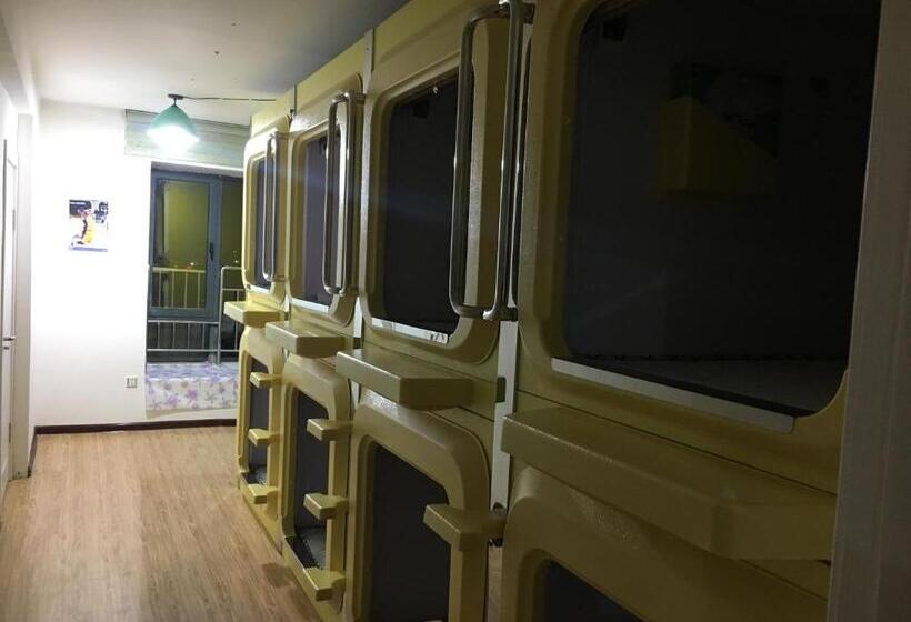 Wuwei Qiyou Space Capsule Hostel