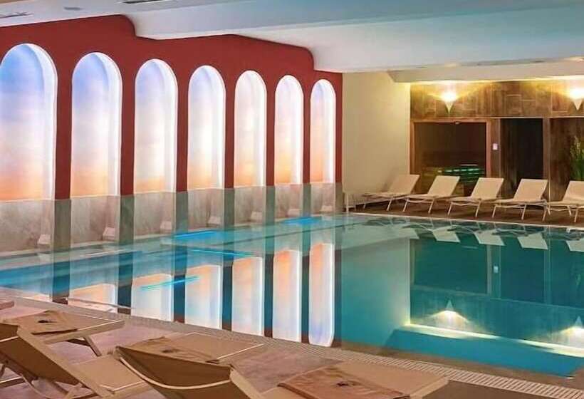 هتل Fllad Resort & Spa