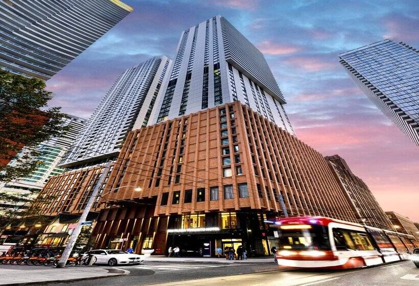 Hotel Riu Plaza Toronto