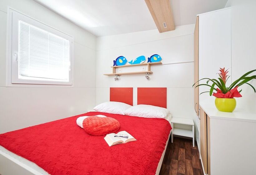 Отель Camping Adria Mobile Homes Park Umag