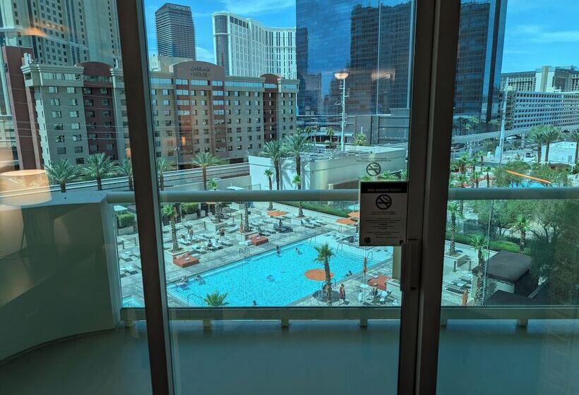 هتل Jet Luxury Elite At The Signature