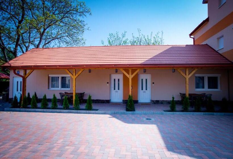 مبيت وإفطار Irány Colorado Apartman