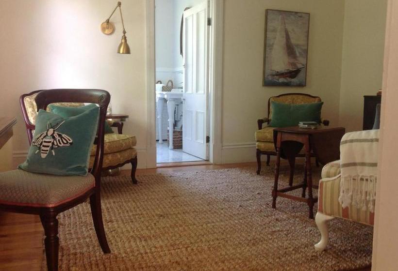مبيت وإفطار The Library Inn
