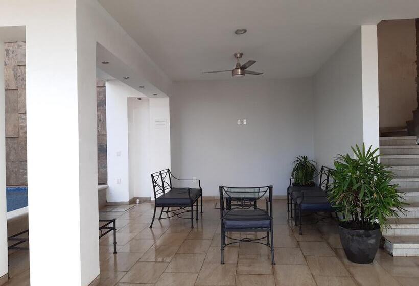 هتل Habitat Inn