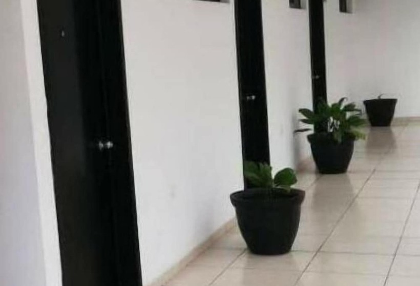 هتل Habitat Inn