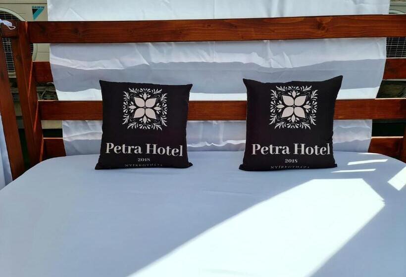 هتل Petra