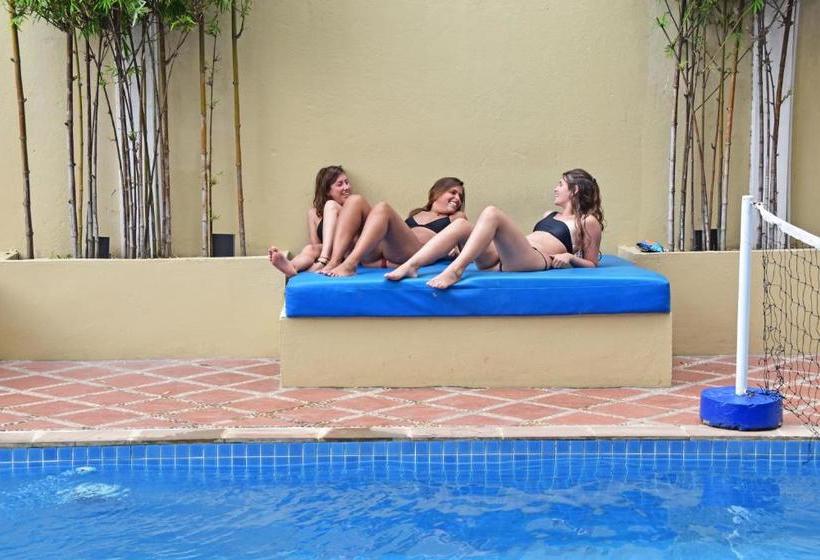 Mad Monkey Kampot Hostel Adults Only