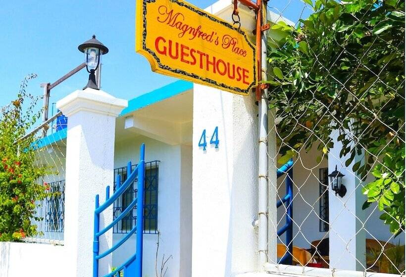 تختخواب و صبحانه Magnfred S Place Batanes