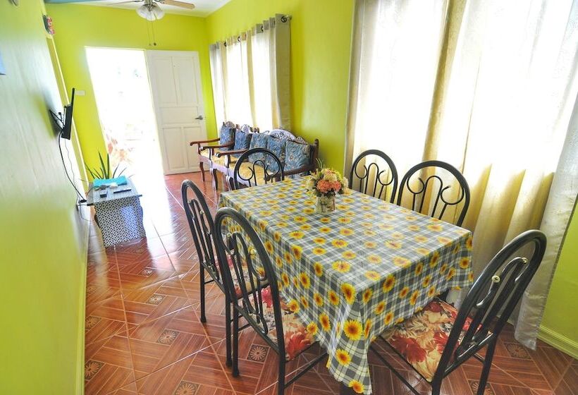 تختخواب و صبحانه Magnfred S Place Batanes