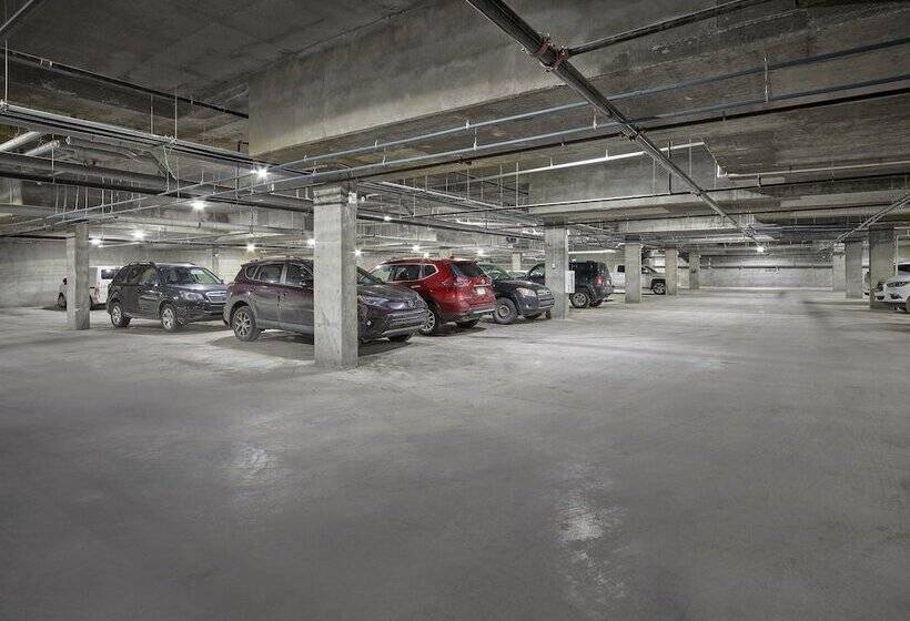 בית מלון כפרי Element Edmonton West