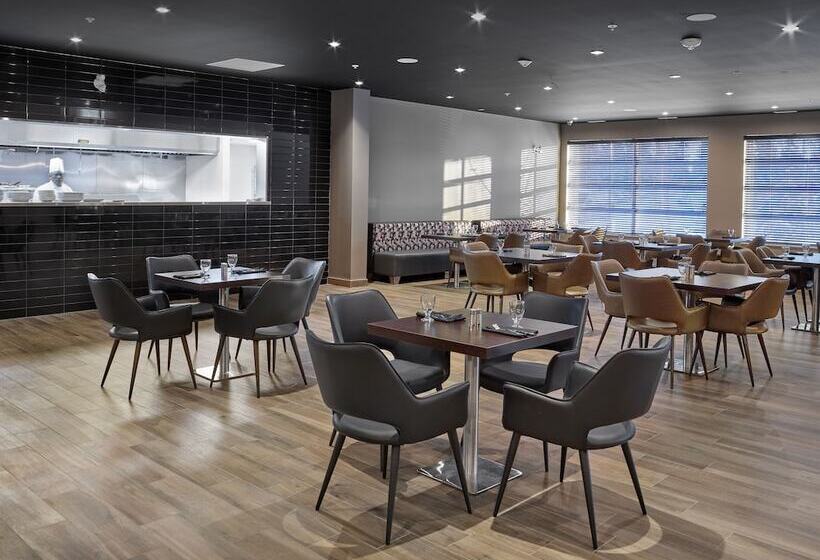 בית מלון כפרי Element Edmonton West