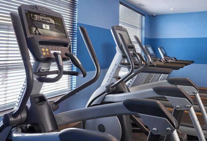 בית מלון כפרי Element Edmonton West