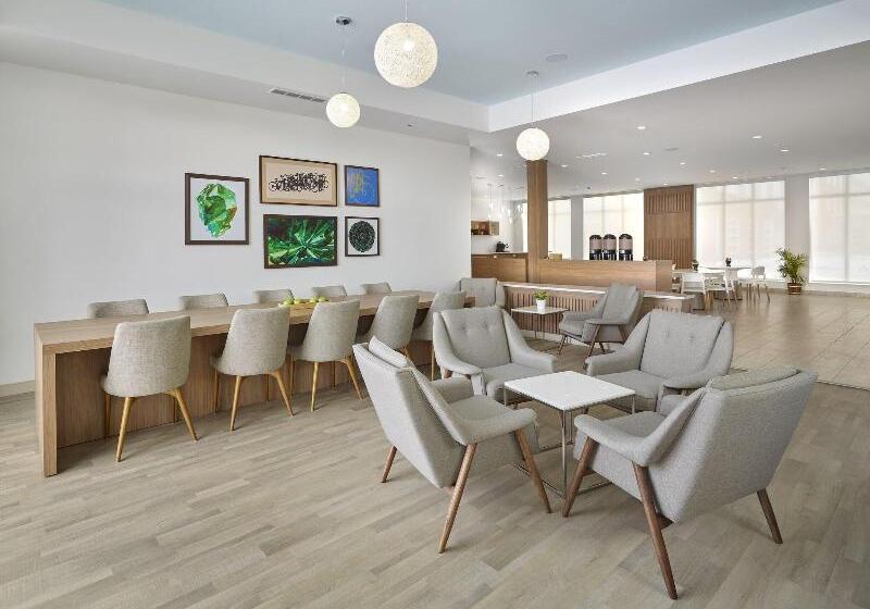 בית מלון כפרי Element Edmonton West