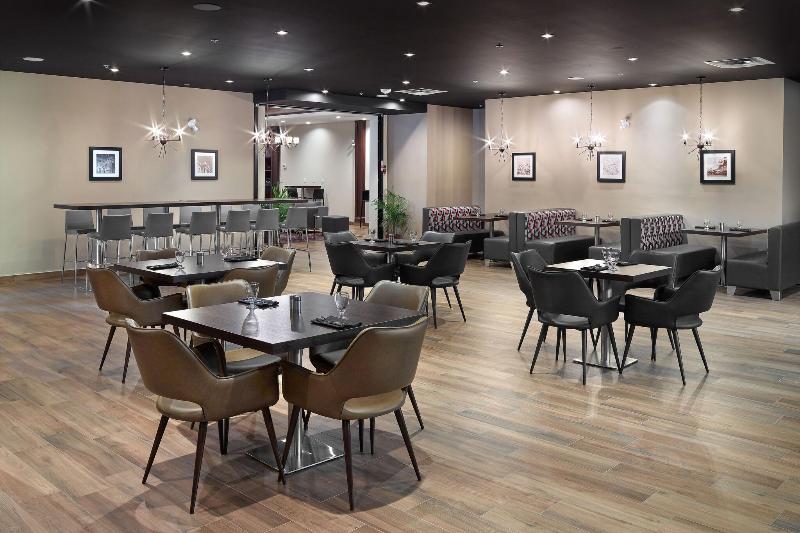 ホテル Four Points By Sheraton Edmonton West