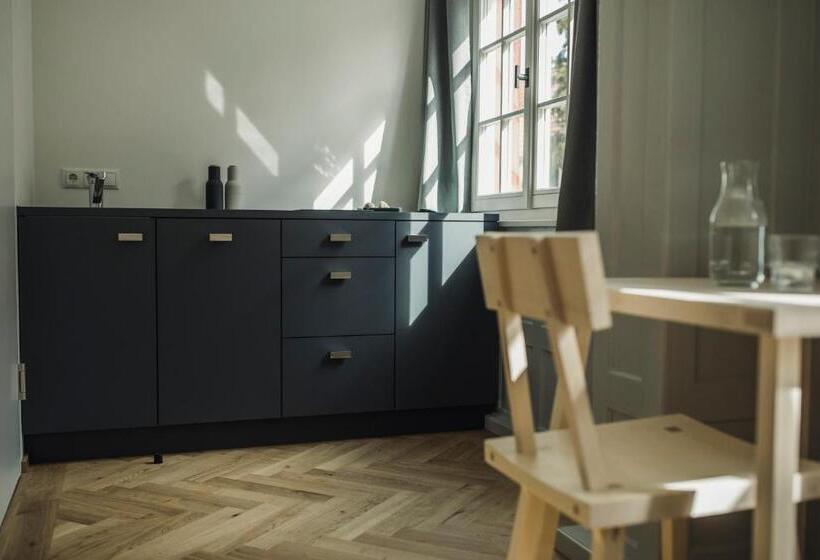 هتل Krone Hard   Self Check In