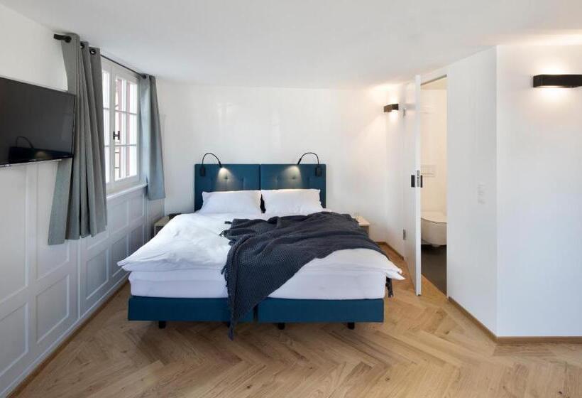 هتل Krone Hard   Self Check In