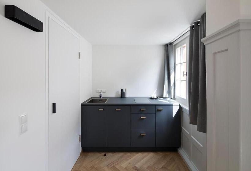 هتل Krone Hard   Self Check In