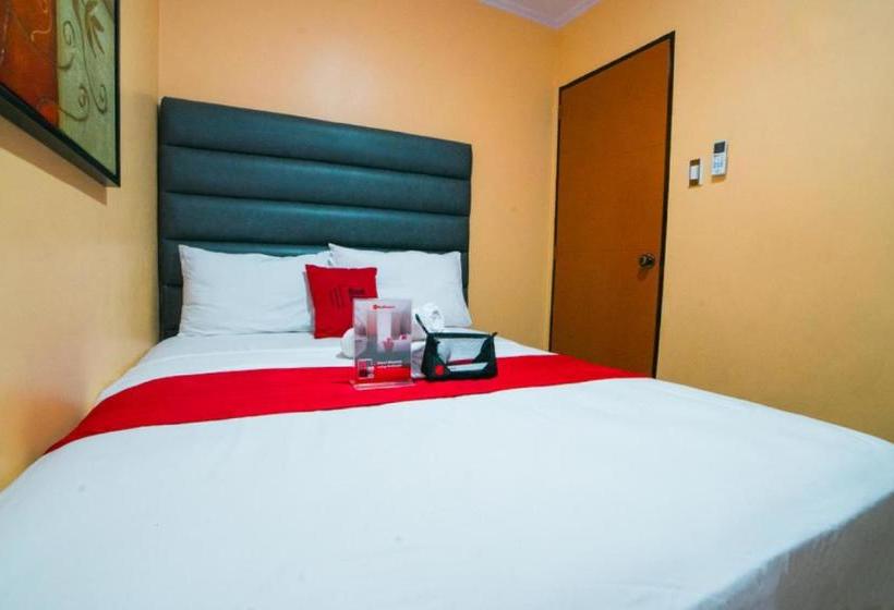 Отель Reddoorz Plus @ Better Living Paranaque