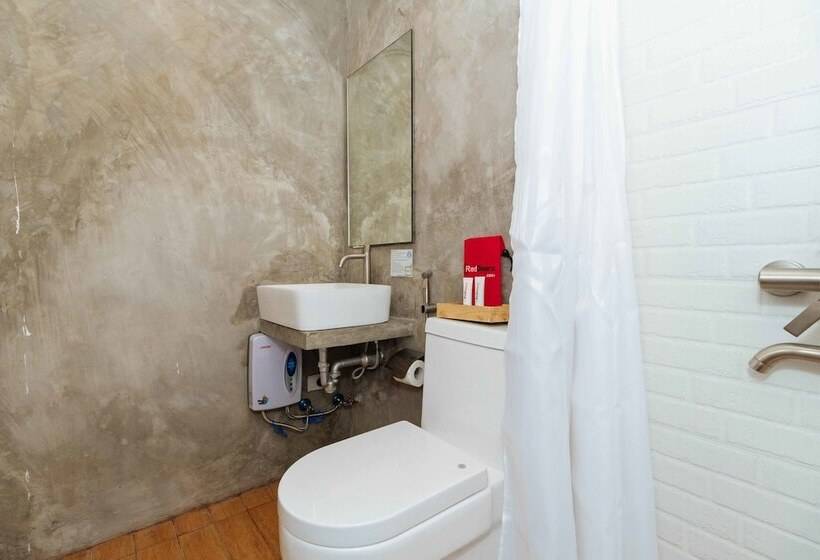 Отель Reddoorz Plus @ Boni Avenue Mandaluyong